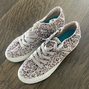 Blowfish Malibu Slip Ons Size 9